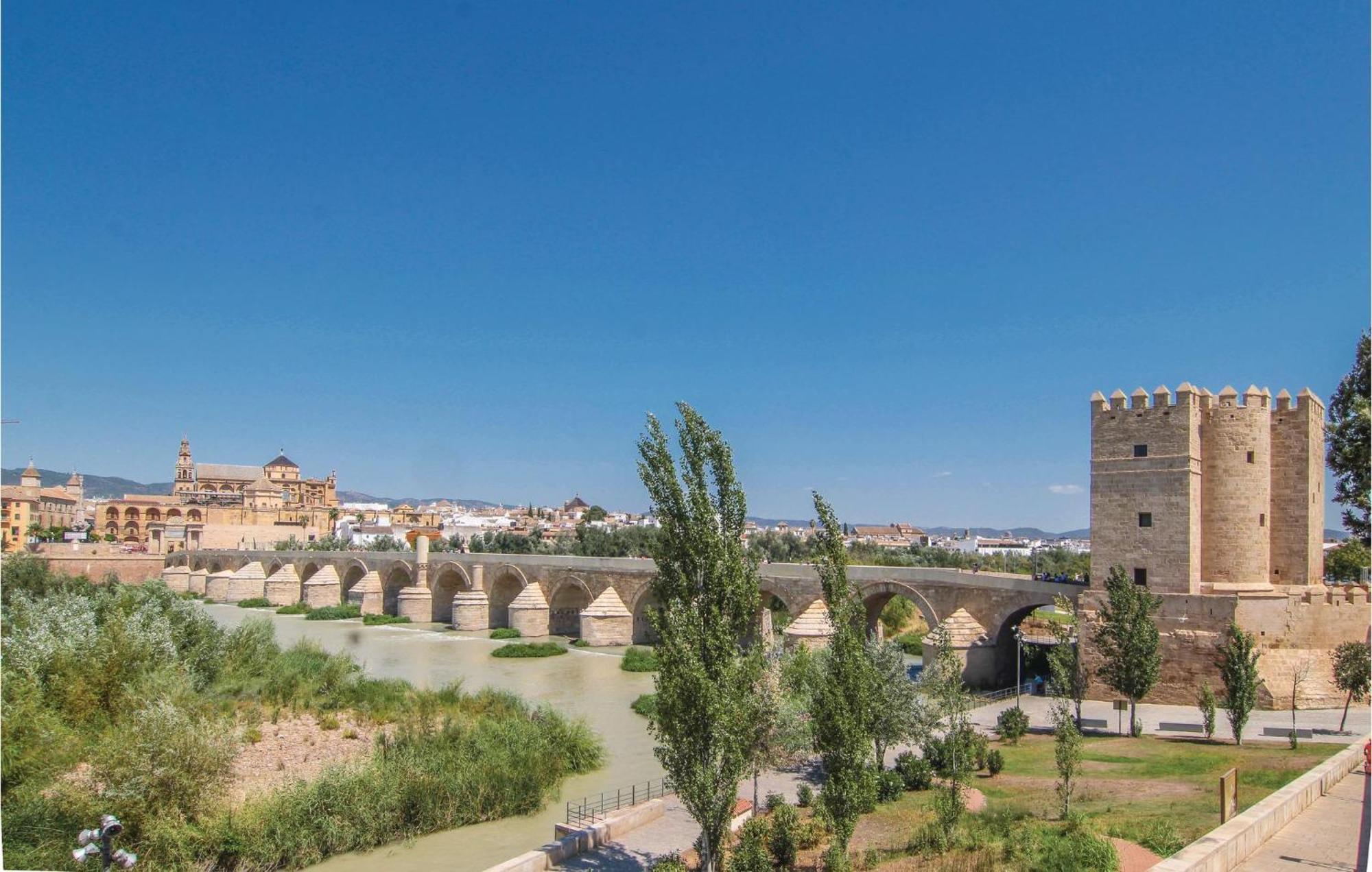 Beautiful Apartment In Cordoba With Kitchenette ภายนอก รูปภาพ
