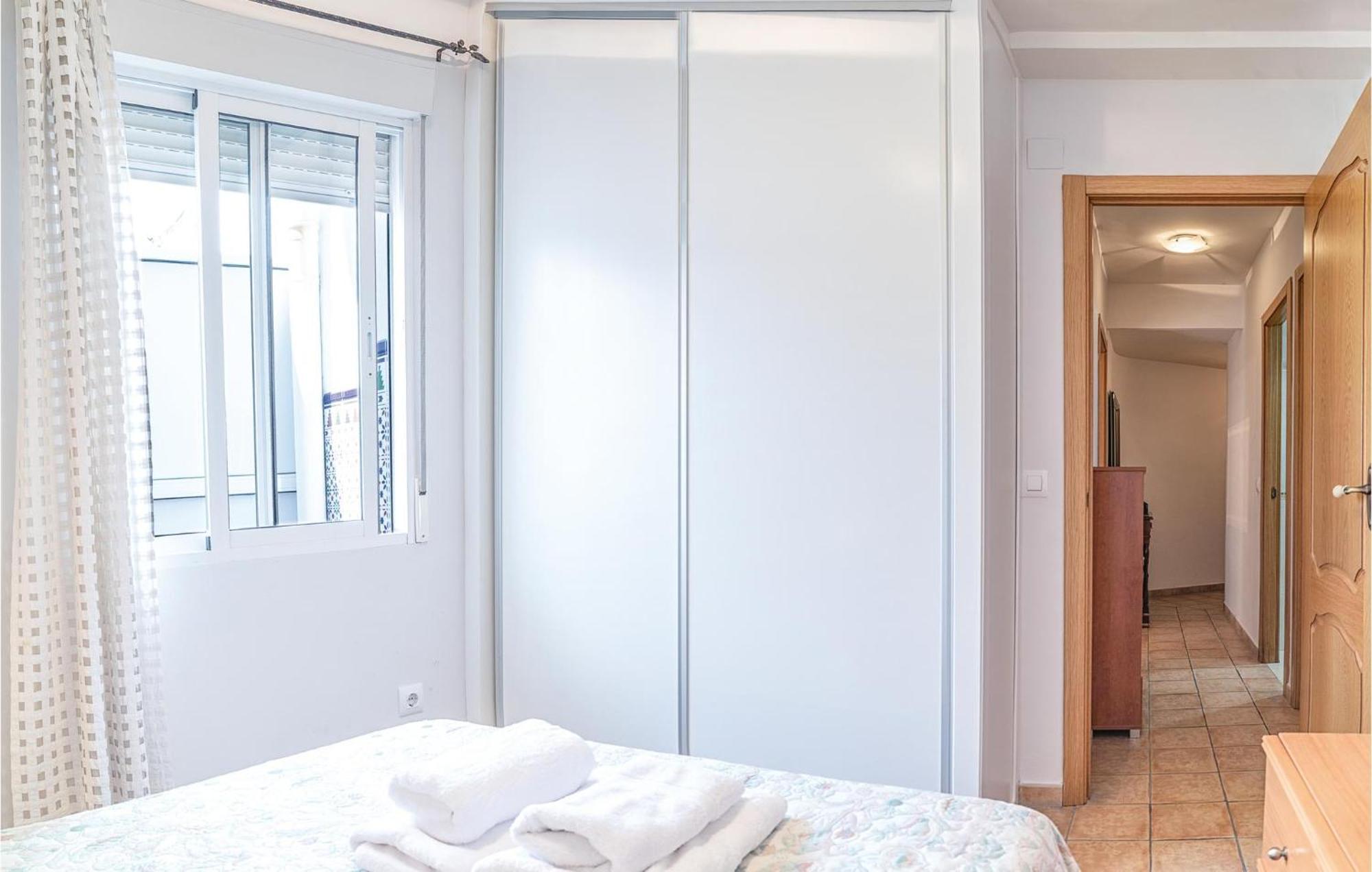 Beautiful Apartment In Cordoba With Kitchenette ภายนอก รูปภาพ