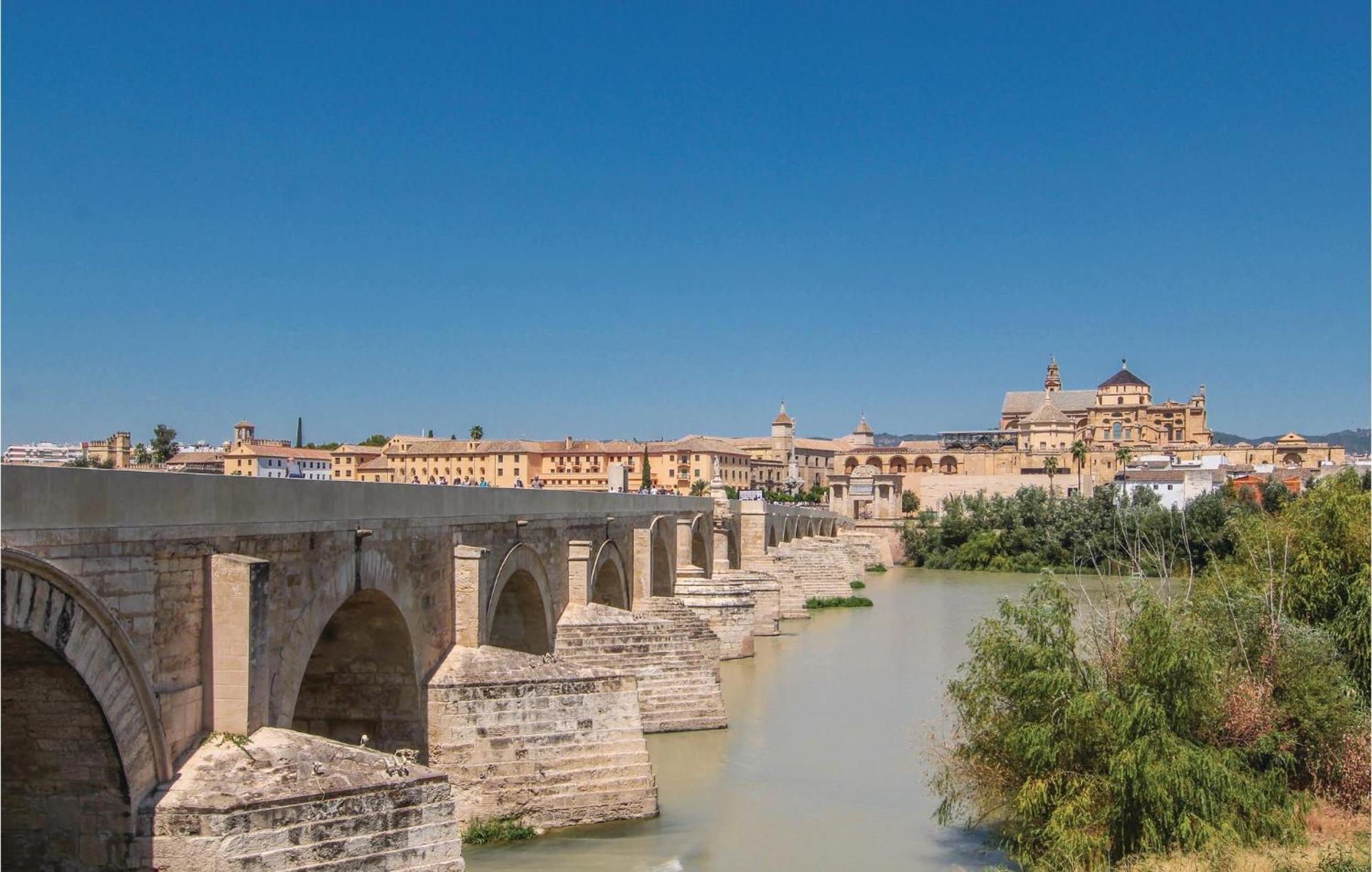 Beautiful Apartment In Cordoba With Kitchenette ภายนอก รูปภาพ